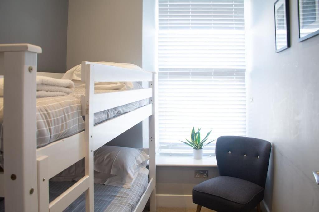 Edge14- Spacious, Stylish And Near The Beach! New Quay Екстериор снимка