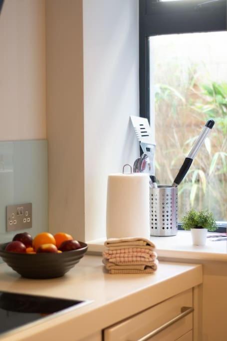 Edge14- Spacious, Stylish And Near The Beach! New Quay Екстериор снимка