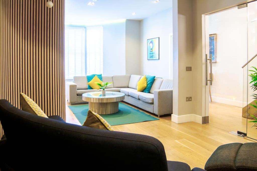 Edge14- Spacious, Stylish And Near The Beach! New Quay Екстериор снимка